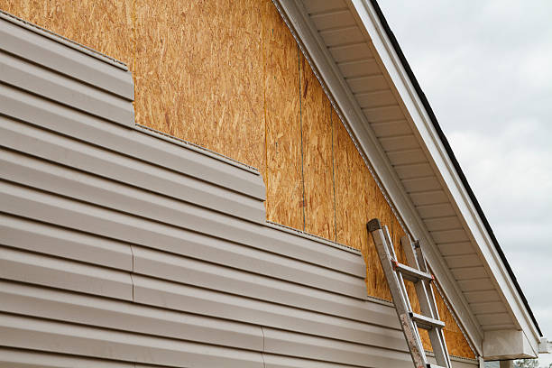 Professional Vinyl Siding technician working in Tryon, NC